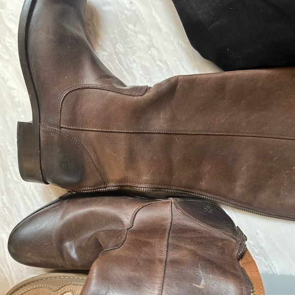 Frye boots size 6 1/2 - Picture 2 of 3